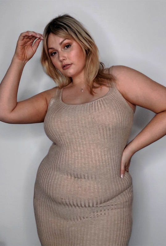m-4 Plus-size Modelling